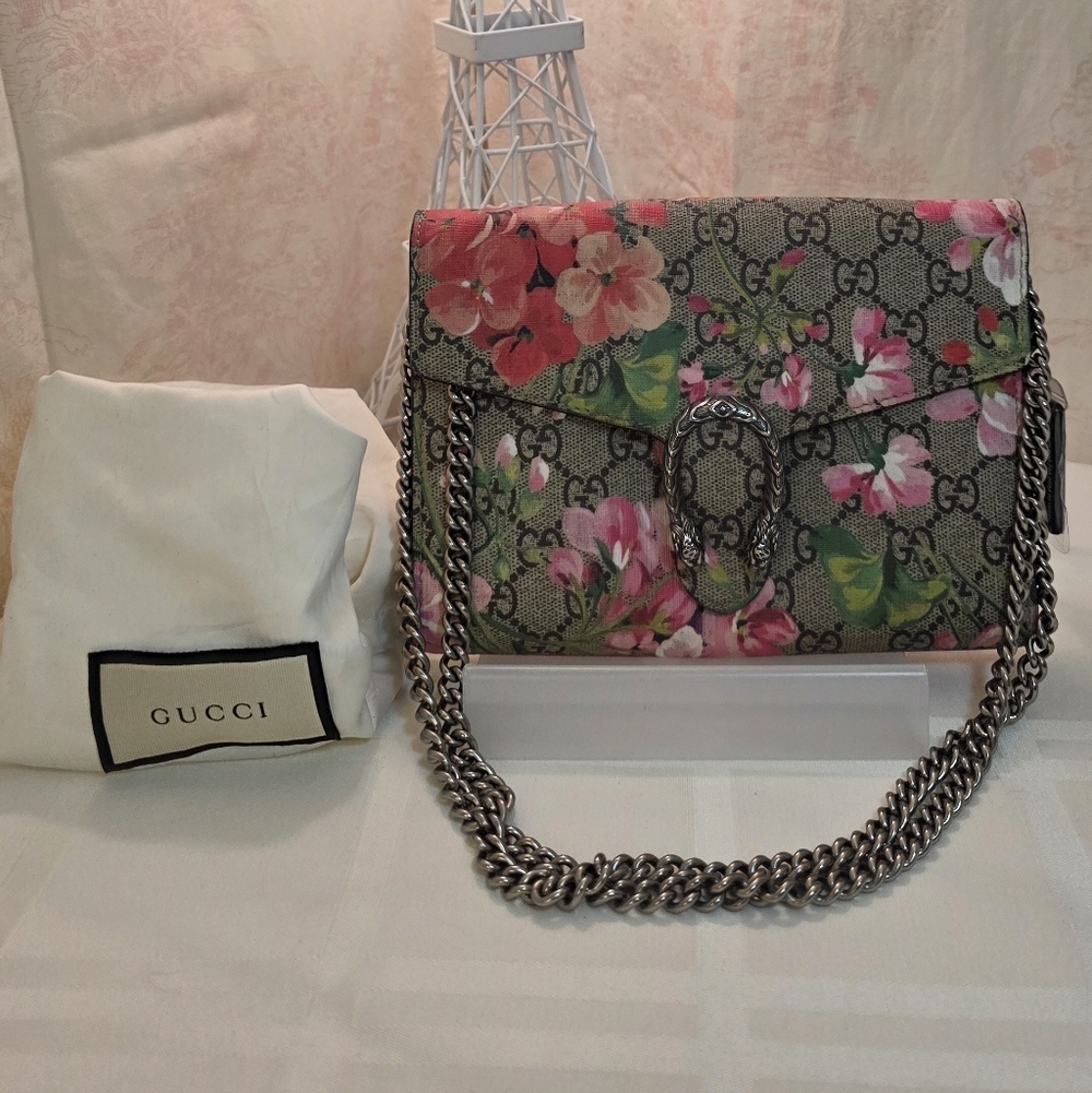 Gucci Dionysus Blooms GG Supreme Chain Wallet, COA,Box And. Dustbag EUC